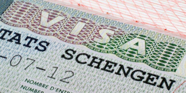 Le commerce juteux des visas en Afrique