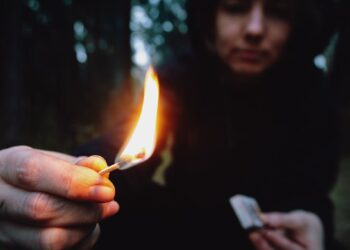 L’allégorie de la victime obligée de remercier