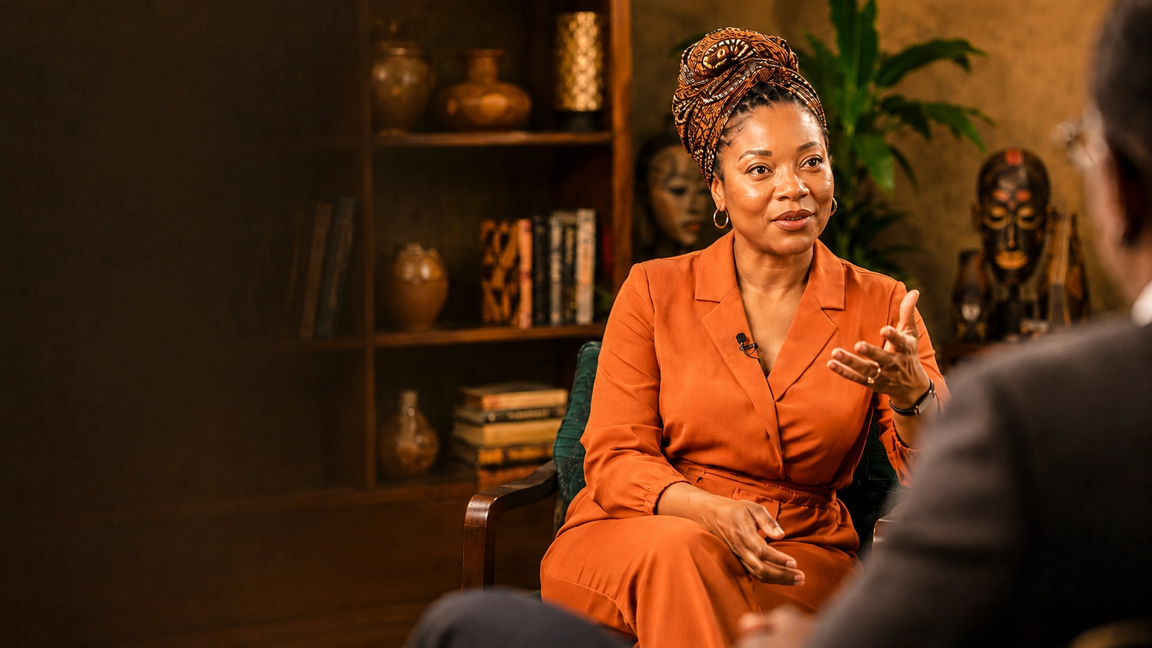 Zalikha, journaliste Afrology, sur le terrain pour une interview